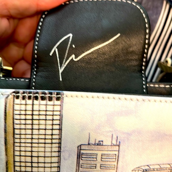 rian Leather handbag, Portland Oregon scene, Excellent condition - Picture 9 of 9